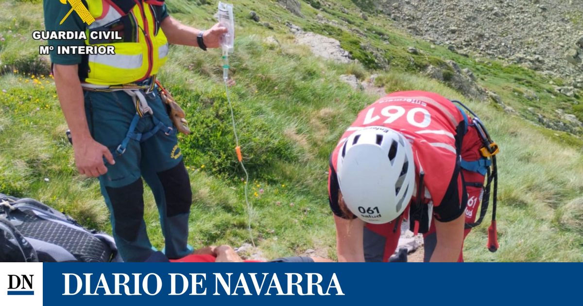 Rescued a Navarro hiker in the Anayet Ibones area with strong dehydration Rescued a Navarro hiker in the Anayet Ibones area with strong dehydration