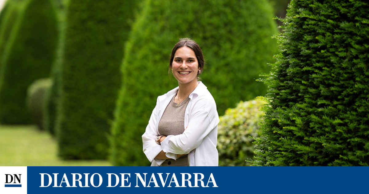 The student Inés Saiz receives the Santander Excellence 360º scholarship granted by the UPNA The student Inés Saiz receives the Santander Excellence 360º scholarship granted by the UPNA