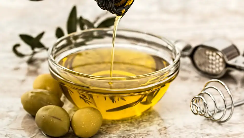 Extra virgin olive oil, a healthy treasure